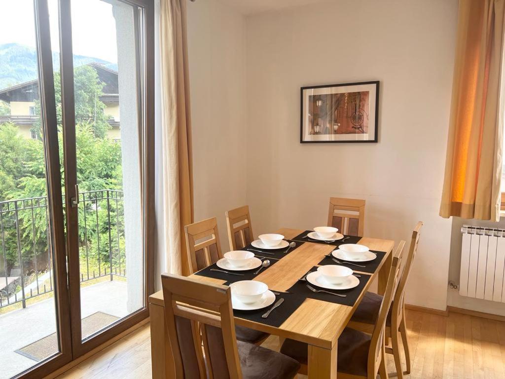 Four Seasons Getaway Apartment เซลล์อัมเซ ภายนอก รูปภาพ