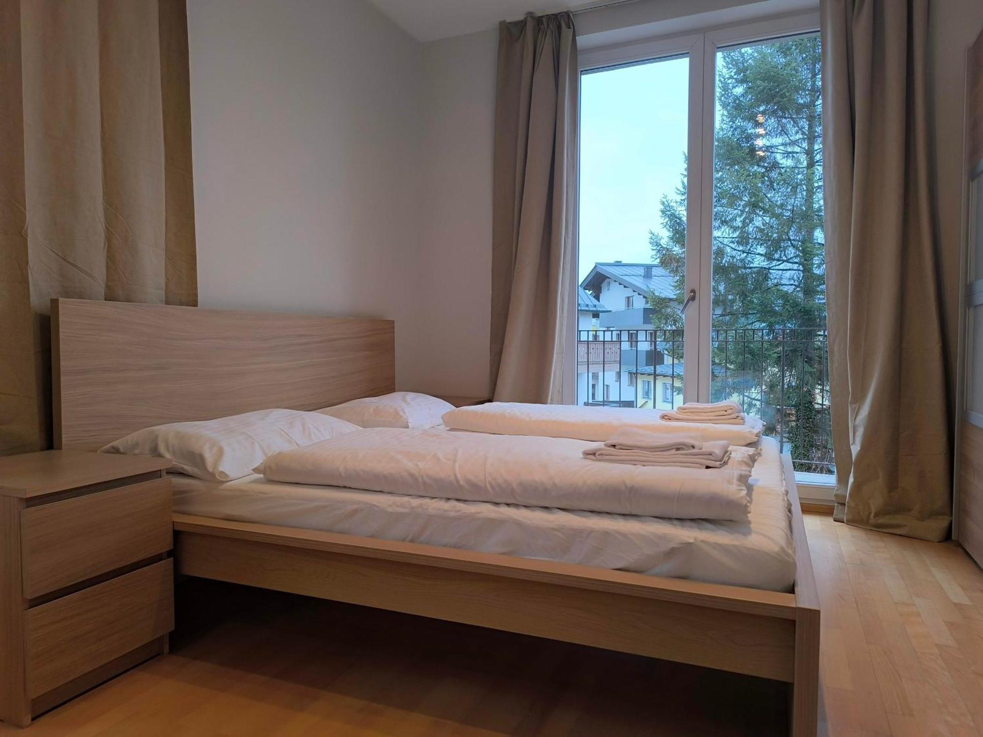Four Seasons Getaway Apartment เซลล์อัมเซ ภายนอก รูปภาพ